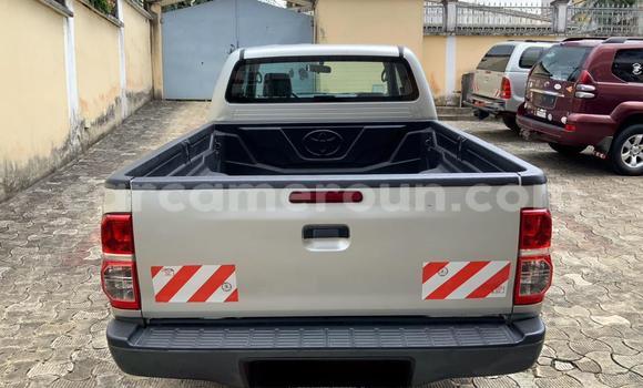 Sayi Na hannu Toyota Hilux M Mota in Douala a Ƙasar Kamaru Sayi Na hannu Toyota Hilux M Mota in Douala a Ƙasar Kamaru