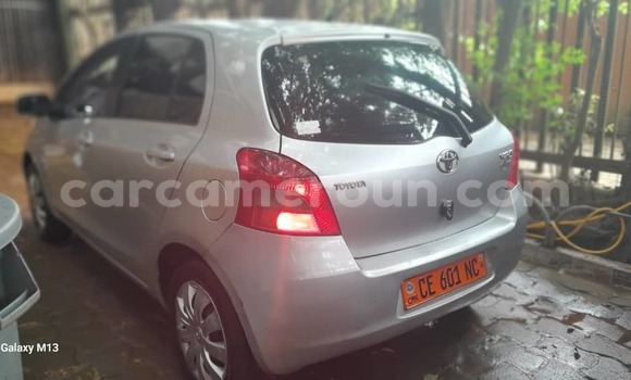 Acheter Occasion Voiture Toyota Yaris Gris à Yaoundé, Central Cameroon Acheter Occasion Voiture Toyota Yaris Gris à Yaoundé, Central Cameroon