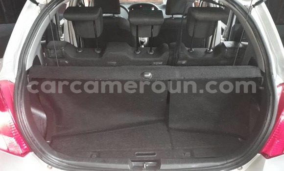 Acheter Occasion Voiture Toyota Yaris Gris à Yaoundé, Central Cameroon Acheter Occasion Voiture Toyota Yaris Gris à Yaoundé, Central Cameroon