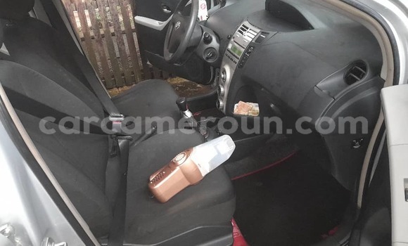 Acheter Occasion Voiture Toyota Yaris Gris à Yaoundé, Central Cameroon Acheter Occasion Voiture Toyota Yaris Gris à Yaoundé, Central Cameroon