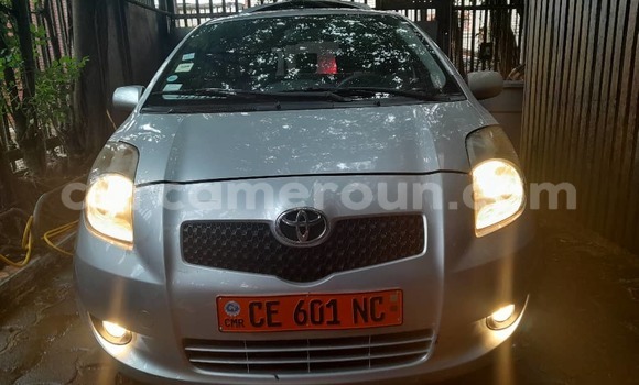 Acheter Occasion Voiture Toyota Yaris Gris à Yaoundé, Central Cameroon Acheter Occasion Voiture Toyota Yaris Gris à Yaoundé, Central Cameroon