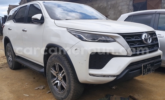 Buy Import Toyota Fortuner White Car in Douala in Littoral Cameroon