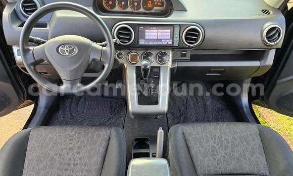 Sayi Na hannu Toyota Corolla Rumion Black Mota in Yaounde a Babban Kamaru Sayi Na hannu Toyota Corolla Rumion Black Mota in Yaounde a Babban Kamaru