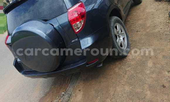 Sayi Sabo Toyota RAV4 Sauran Mota in Douala a Ƙasar Kamaru Sayi Sabo Toyota RAV4 Sauran Mota in Douala a Ƙasar Kamaru