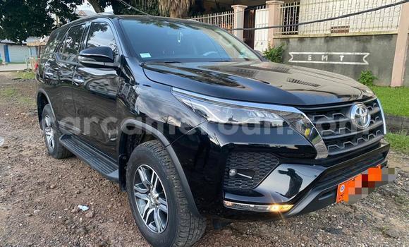 Sayi Sabo Toyota Fortuner Black Mota in Douala a Ƙasar Kamaru