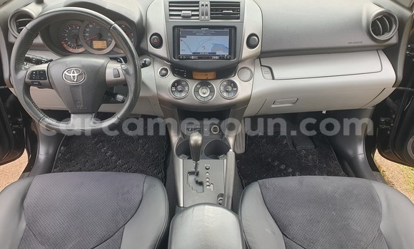 Sayi Na hannu Toyota Vanguard Black Mota in Yaounde a Babban Kamaru Sayi Na hannu Toyota Vanguard Black Mota in Yaounde a Babban Kamaru