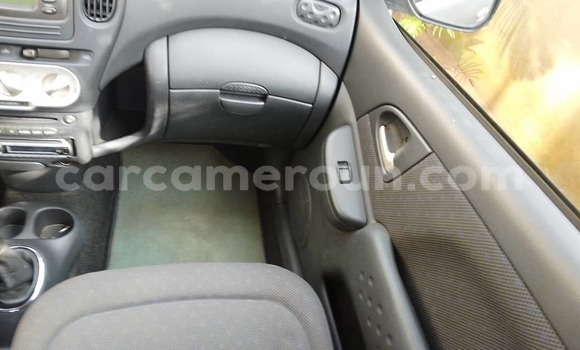 Sayi Na hannu Toyota Verso Blue Mota in Yaounde a Babban Kamaru Sayi Na hannu Toyota Verso Blue Mota in Yaounde a Babban Kamaru