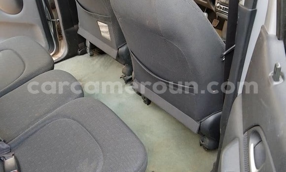 Sayi Na hannu Toyota Verso Blue Mota in Yaounde a Babban Kamaru Sayi Na hannu Toyota Verso Blue Mota in Yaounde a Babban Kamaru