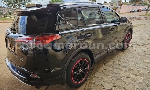 Sayi Na hannu Toyota RAV4 Black Mota in Yaounde a Babban Kamaru Sayi Na hannu Toyota RAV4 Black Mota in Yaounde a Babban Kamaru