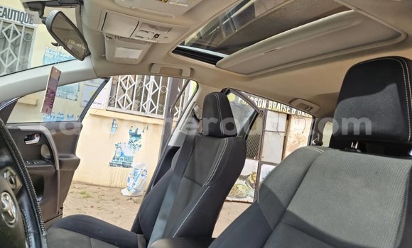 Sayi Na hannu Toyota RAV4 Black Mota in Yaounde a Babban Kamaru Sayi Na hannu Toyota RAV4 Black Mota in Yaounde a Babban Kamaru
