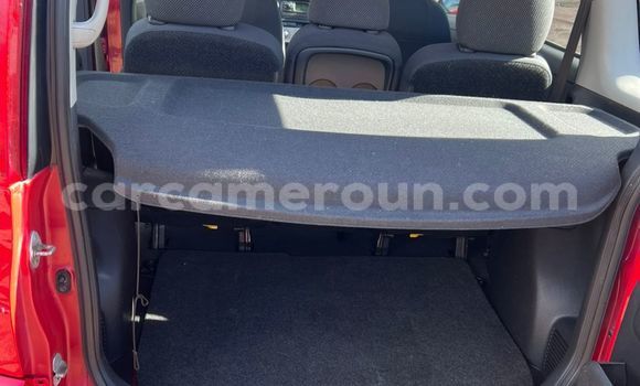 Sayi Na hannu Toyota Yaris Red Mota in Yaounde a Babban Kamaru Sayi Na hannu Toyota Yaris Red Mota in Yaounde a Babban Kamaru