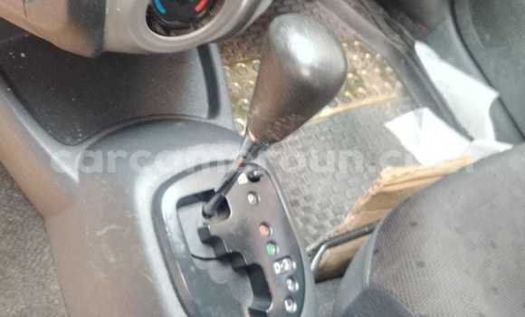 Sayi Sabo Toyota Yaris Red Mota in Douala a Ƙasar Kamaru
