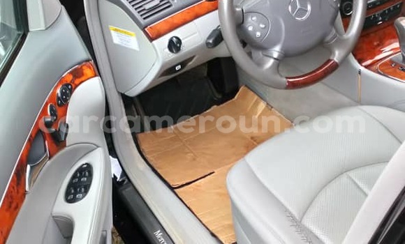 Sayi Na hannu Mercedes‒Benz KOMPRESSOR Black Mota in Yaounde a Babban Kamaru