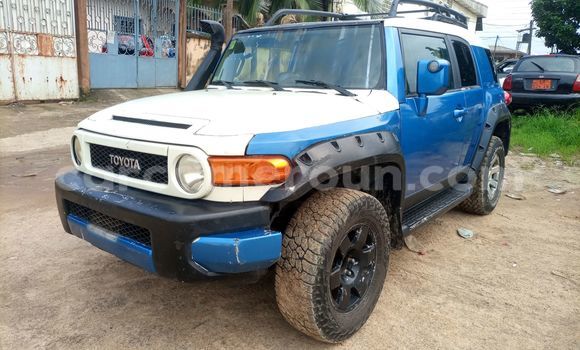 Sayi Na hannu Toyota FJ Cruiser Blue Mota in Douala a Ƙasar Kamaru Sayi Na hannu Toyota FJ Cruiser Blue Mota in Douala a Ƙasar Kamaru