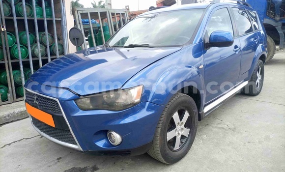 Sayi Na hannu Mitsubishi Outlander Blue Mota in Douala a Ƙasar Kamaru Sayi Na hannu Mitsubishi Outlander Blue Mota in Douala a Ƙasar Kamaru