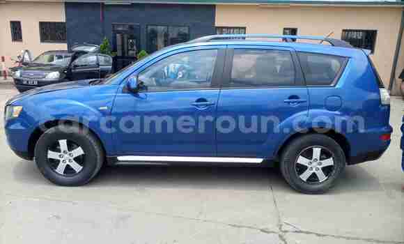 Sayi Na hannu Mitsubishi Outlander Blue Mota in Douala a Ƙasar Kamaru Sayi Na hannu Mitsubishi Outlander Blue Mota in Douala a Ƙasar Kamaru