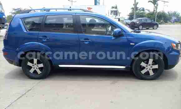 Sayi Na hannu Mitsubishi Outlander Blue Mota in Douala a Ƙasar Kamaru Sayi Na hannu Mitsubishi Outlander Blue Mota in Douala a Ƙasar Kamaru