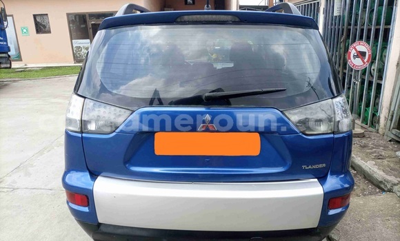 Sayi Na hannu Mitsubishi Outlander Blue Mota in Douala a Ƙasar Kamaru Sayi Na hannu Mitsubishi Outlander Blue Mota in Douala a Ƙasar Kamaru