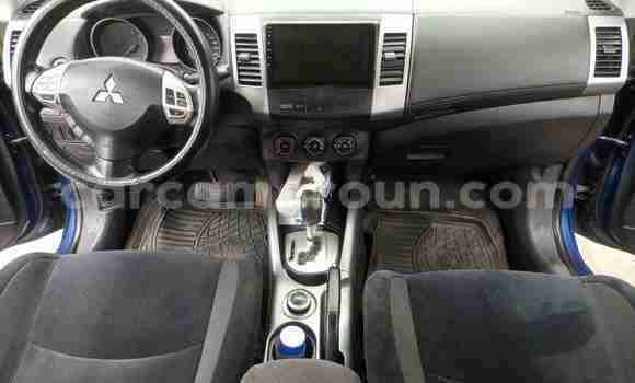 Sayi Na hannu Mitsubishi Outlander Blue Mota in Douala a Ƙasar Kamaru Sayi Na hannu Mitsubishi Outlander Blue Mota in Douala a Ƙasar Kamaru