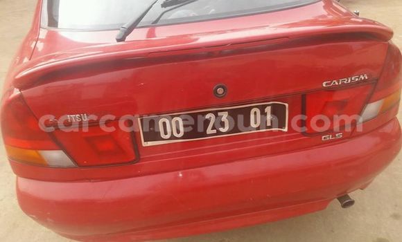 Sayi Na hannu Mitsubishi Carisma Red Mota in Douala a Ƙasar Kamaru