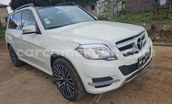 Sayi Sabo Mercedes‒Benz CLK-klasse AMG White Mota in Douala a Ƙasar Kamaru Sayi Sabo Mercedes‒Benz CLK-klasse AMG White Mota in Douala a Ƙasar Kamaru