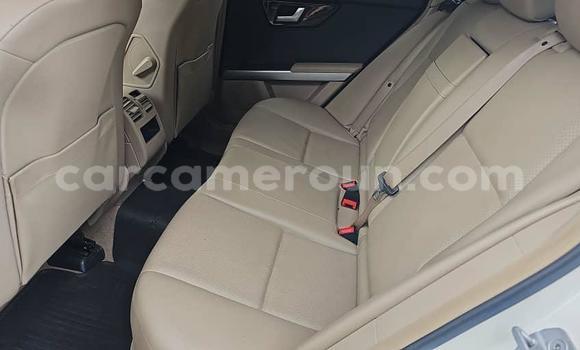 Sayi Sabo Mercedes‒Benz CLK-klasse AMG White Mota in Douala a Ƙasar Kamaru Sayi Sabo Mercedes‒Benz CLK-klasse AMG White Mota in Douala a Ƙasar Kamaru