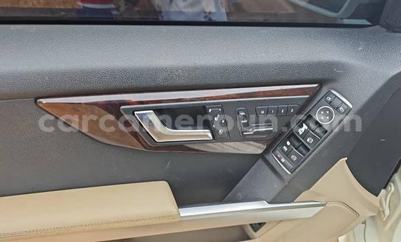 Sayi Sabo Mercedes‒Benz CLK-klasse AMG White Mota in Douala a Ƙasar Kamaru Sayi Sabo Mercedes‒Benz CLK-klasse AMG White Mota in Douala a Ƙasar Kamaru