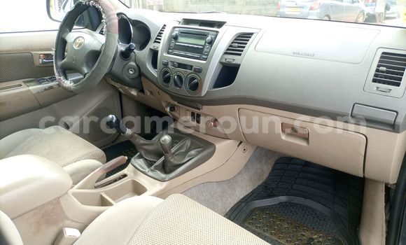 Sayi Na hannu Toyota Fortuner Azurfa Mota in Douala a Ƙasar Kamaru Sayi Na hannu Toyota Fortuner Azurfa Mota in Douala a Ƙasar Kamaru