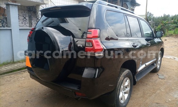 Sayi Na hannu Toyota Land Cruiser Prado Black Mota in Douala a Ƙasar Kamaru Sayi Na hannu Toyota Land Cruiser Prado Black Mota in Douala a Ƙasar Kamaru