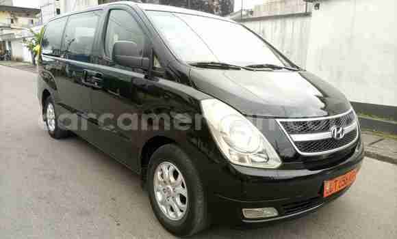Sayi Na hannu Hyundai H1 Black Mota in Douala a Ƙasar Kamaru Sayi Na hannu Hyundai H1 Black Mota in Douala a Ƙasar Kamaru