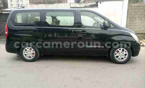 Sayi Na hannu Hyundai H1 Black Mota in Douala a Ƙasar Kamaru Sayi Na hannu Hyundai H1 Black Mota in Douala a Ƙasar Kamaru