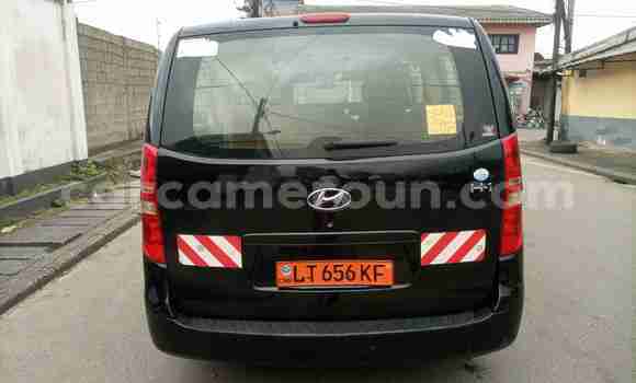 Sayi Na hannu Hyundai H1 Black Mota in Douala a Ƙasar Kamaru Sayi Na hannu Hyundai H1 Black Mota in Douala a Ƙasar Kamaru