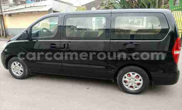 Sayi Na hannu Hyundai H1 Black Mota in Douala a Ƙasar Kamaru Sayi Na hannu Hyundai H1 Black Mota in Douala a Ƙasar Kamaru