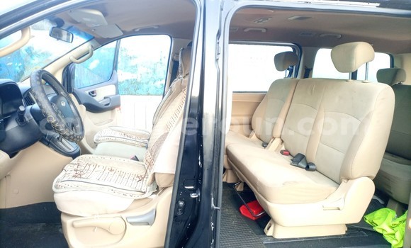 Sayi Na hannu Hyundai H1 Black Mota in Douala a Ƙasar Kamaru Sayi Na hannu Hyundai H1 Black Mota in Douala a Ƙasar Kamaru