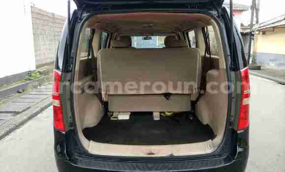 Sayi Na hannu Hyundai H1 Black Mota in Douala a Ƙasar Kamaru Sayi Na hannu Hyundai H1 Black Mota in Douala a Ƙasar Kamaru