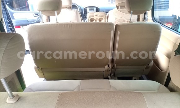 Sayi Na hannu Hyundai H1 Black Mota in Douala a Ƙasar Kamaru Sayi Na hannu Hyundai H1 Black Mota in Douala a Ƙasar Kamaru