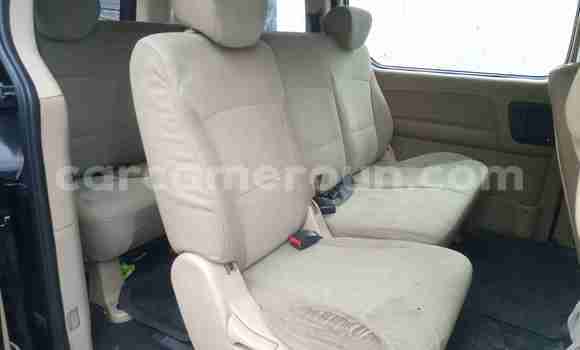 Sayi Na hannu Hyundai H1 Black Mota in Douala a Ƙasar Kamaru Sayi Na hannu Hyundai H1 Black Mota in Douala a Ƙasar Kamaru