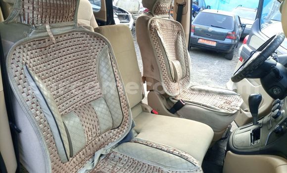 Sayi Na hannu Hyundai H1 Black Mota in Douala a Ƙasar Kamaru Sayi Na hannu Hyundai H1 Black Mota in Douala a Ƙasar Kamaru