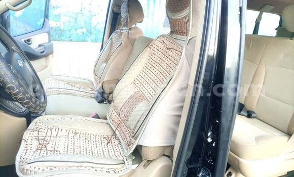 Sayi Na hannu Hyundai H1 Black Mota in Douala a Ƙasar Kamaru Sayi Na hannu Hyundai H1 Black Mota in Douala a Ƙasar Kamaru