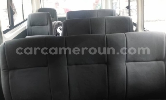 Acheter Import Voiture Toyota Hiace Blanc à Douala, Littoral Cameroon Acheter Import Voiture Toyota Hiace Blanc à Douala, Littoral Cameroon