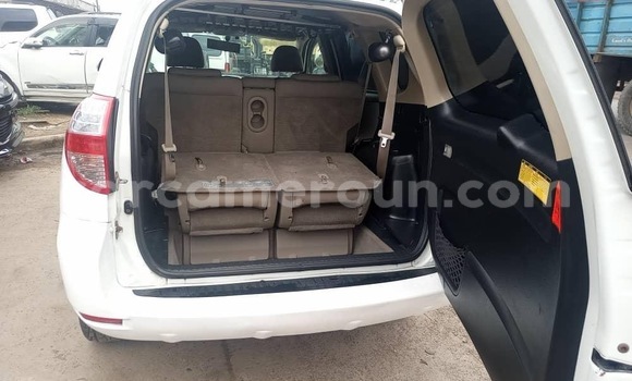 Sayi Sabo Toyota Vanguard White Mota in Douala a Ƙasar Kamaru Sayi Sabo Toyota Vanguard White Mota in Douala a Ƙasar Kamaru