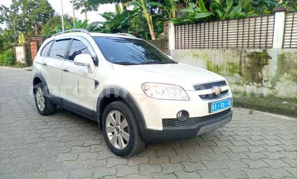Sayi Na hannu Chevrolet Captiva White Mota in Douala a Ƙasar Kamaru Sayi Na hannu Chevrolet Captiva White Mota in Douala a Ƙasar Kamaru