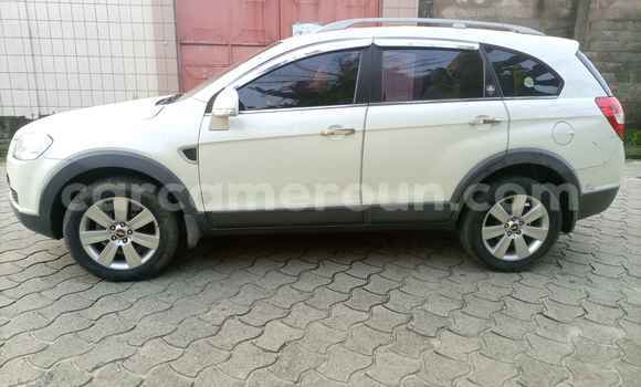 Sayi Na hannu Chevrolet Captiva White Mota in Douala a Ƙasar Kamaru Sayi Na hannu Chevrolet Captiva White Mota in Douala a Ƙasar Kamaru