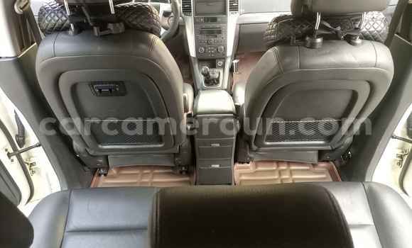 Sayi Na hannu Chevrolet Captiva White Mota in Douala a Ƙasar Kamaru Sayi Na hannu Chevrolet Captiva White Mota in Douala a Ƙasar Kamaru