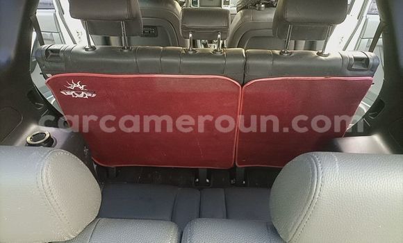 Sayi Na hannu Chevrolet Captiva White Mota in Douala a Ƙasar Kamaru Sayi Na hannu Chevrolet Captiva White Mota in Douala a Ƙasar Kamaru