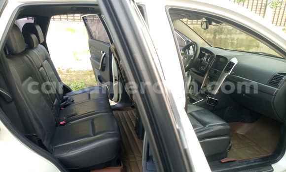 Sayi Na hannu Chevrolet Captiva White Mota in Douala a Ƙasar Kamaru Sayi Na hannu Chevrolet Captiva White Mota in Douala a Ƙasar Kamaru