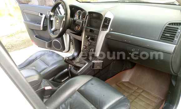 Sayi Na hannu Chevrolet Captiva White Mota in Douala a Ƙasar Kamaru Sayi Na hannu Chevrolet Captiva White Mota in Douala a Ƙasar Kamaru