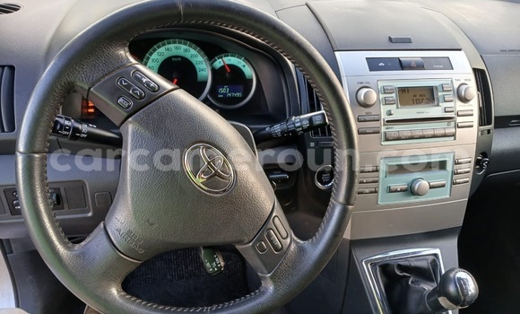 Acheter Neuf Voiture Toyota Corolla Verso Gris à Yaoundé, Central Cameroon Acheter Neuf Voiture Toyota Corolla Verso Gris à Yaoundé, Central Cameroon