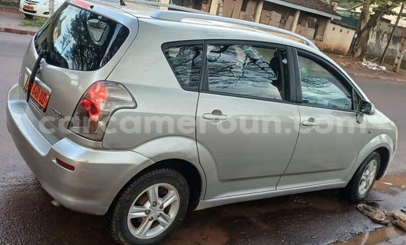 Acheter Neuf Voiture Toyota Corolla Verso Gris à Yaoundé, Central Cameroon Acheter Neuf Voiture Toyota Corolla Verso Gris à Yaoundé, Central Cameroon