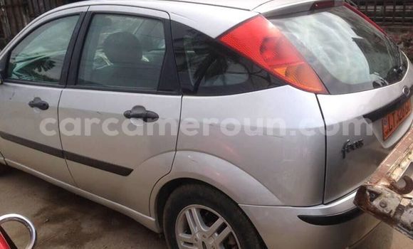 Sayi Na hannu Ford Focus Azurfa Mota in Douala a Ƙasar Kamaru